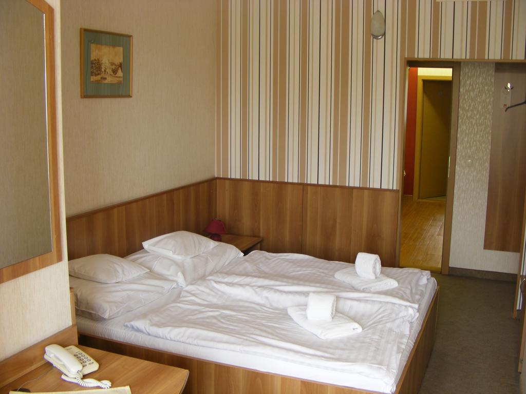 Hary Hotel ケチケメート 部屋 写真