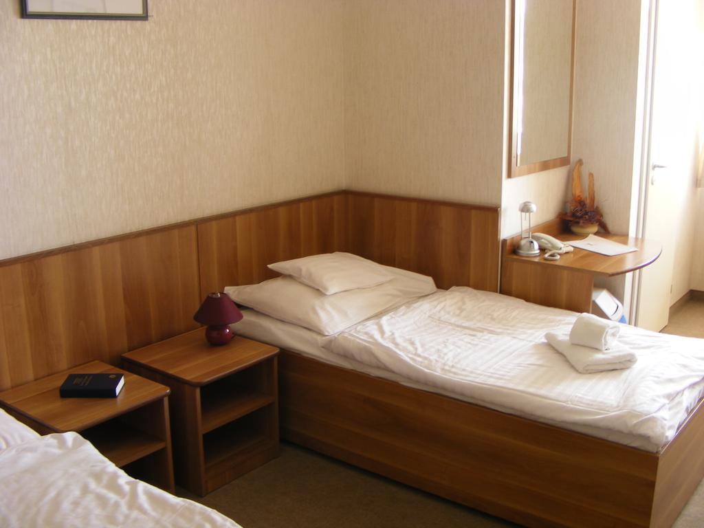 Hary Hotel ケチケメート 部屋 写真