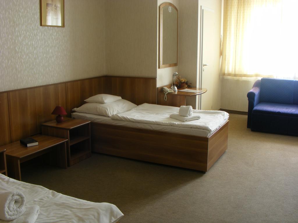 Hary Hotel ケチケメート 部屋 写真