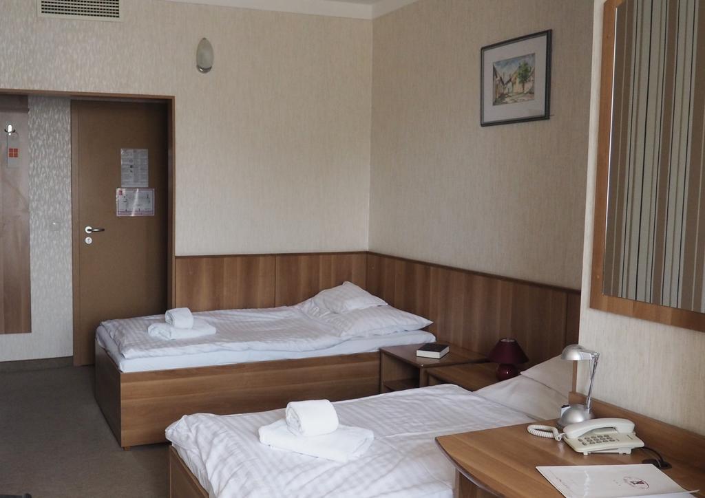 Hary Hotel ケチケメート 部屋 写真