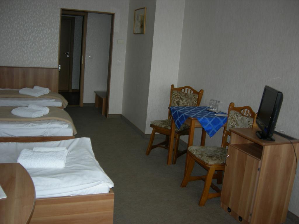 Hary Hotel ケチケメート 部屋 写真